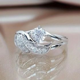 Hot Sale Zircon Inlaid Diamond Ring Fashion Unisex Angel Wings Diamond Ring Jewelry (Color: Silvery, size: Size 5)