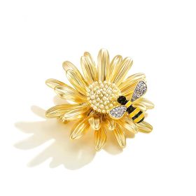 Daisy Bee Animal Rhinestone Brooches Pins Corsage Scarf Clips Safety Pin Women Girls Vintage Clothing Decoration (Color: Pink)
