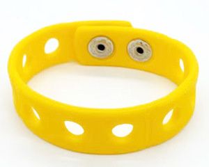 Fashion Silicone Hole Bracelet Jewelry (Color: Yellow)