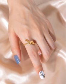 Cute Dinosaur Shape Jewelry For Women Fashion Ring (Color: Gold Tanystropheus, size: Need Gift Box)